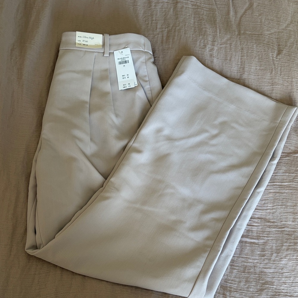 Abercrombie Women’s Ultra High Beige Pants